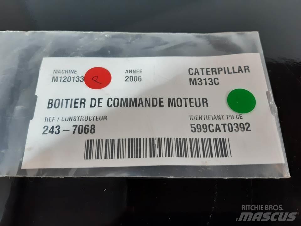 CAT M313C 캐빈 및 인테리어