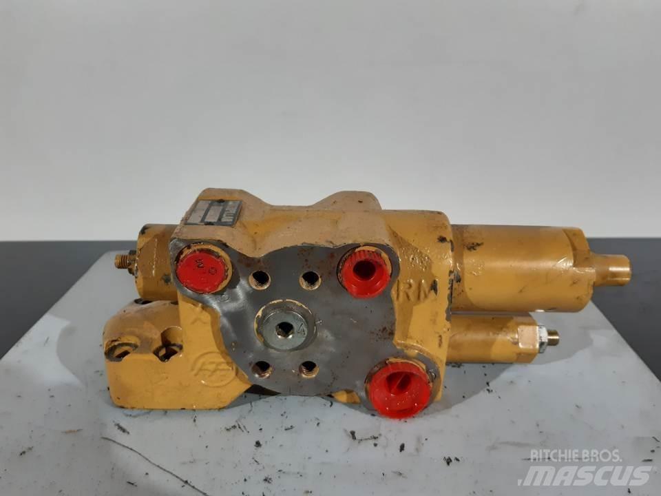 CAT M320 유압식 기계