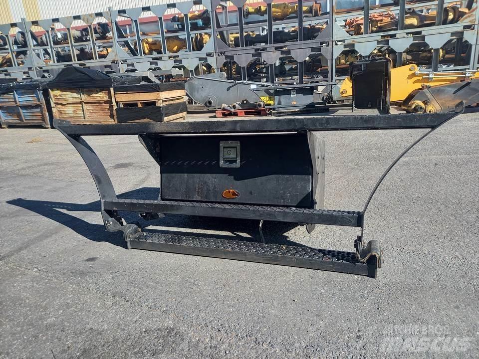 CAT M320F 캐빈 및 인테리어