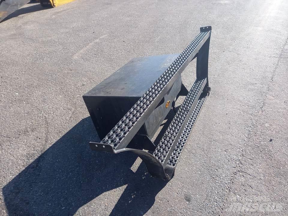 CAT M320F 캐빈 및 인테리어