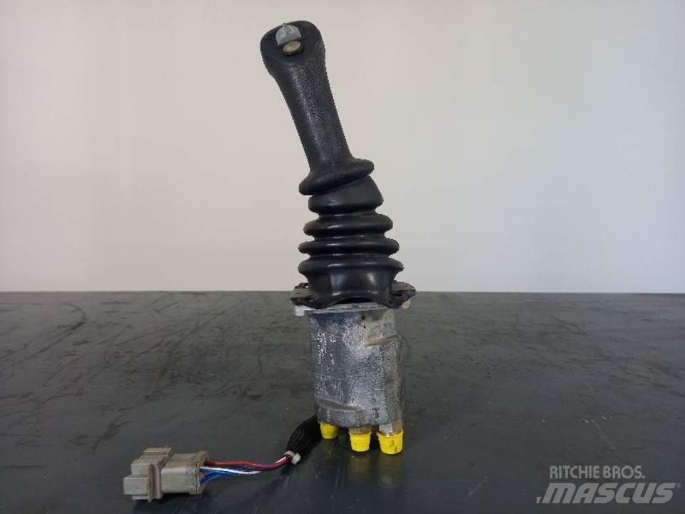 JCB 51R-1 캐빈 및 인테리어