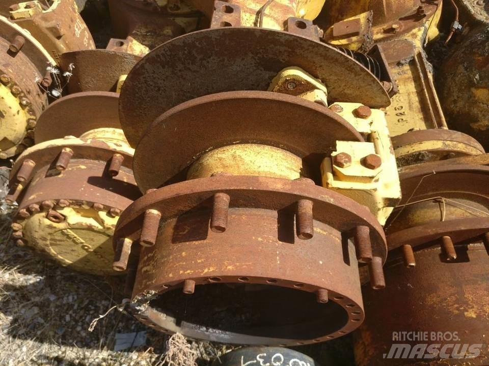 Volvo A25 트랜스미션
