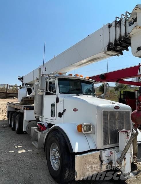 Altec AC38-127S 크레인 트럭