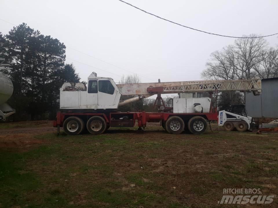 Bucyrus-Erie 30-XC A/T 크레인