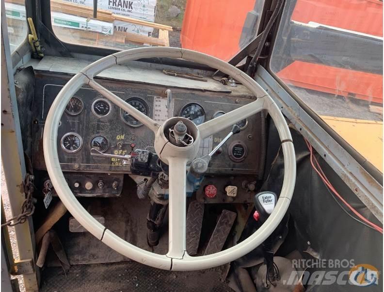 Grove TM1300 A/T 크레인