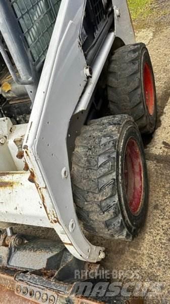 Bobcat S130  스키드로더