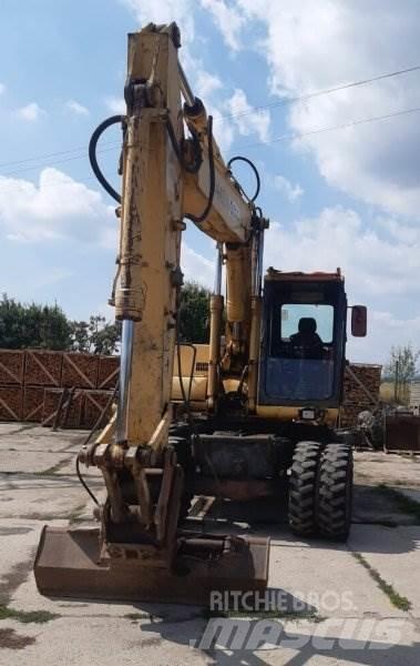 Komatsu PW 170  휠 굴삭기