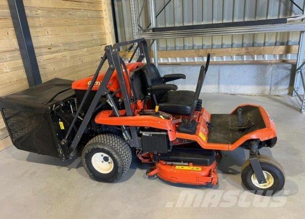 Kubota GZD15-II 탑승형 잔디깎기
