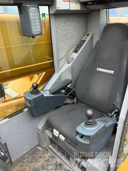 Liebherr 1030-2.1 크레인 트럭