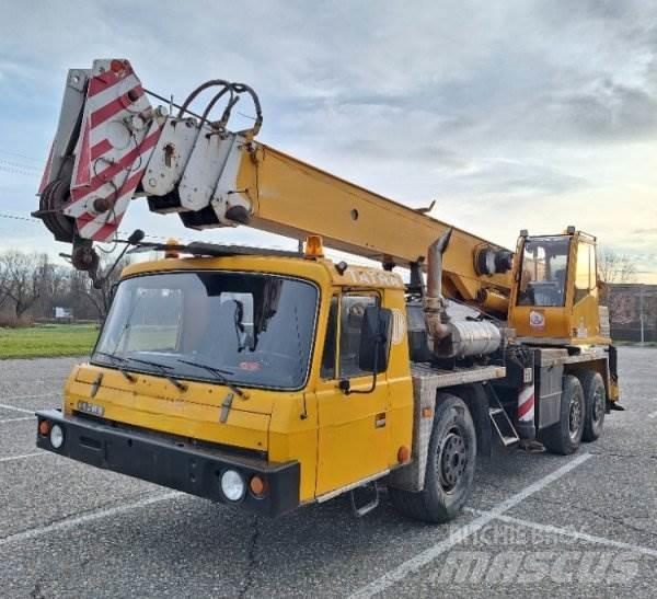 Tatra T815 +AD 28 (ČKD) 크레인 트럭