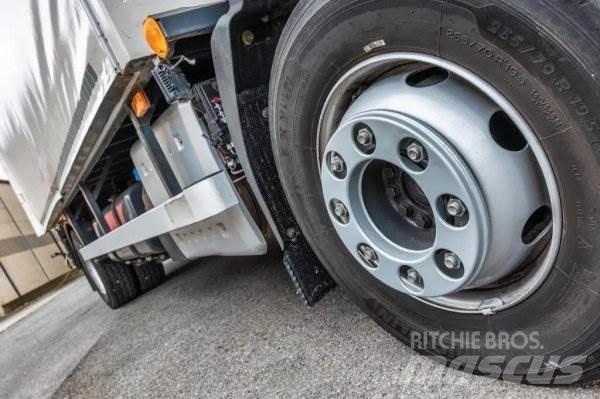 Volvo FL 210 크레인 트럭