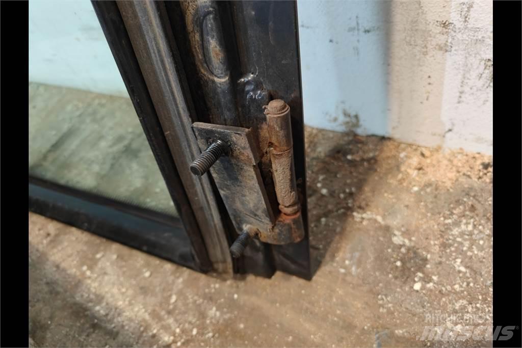Ford 8240 Doors 캐빈 및 인테리어