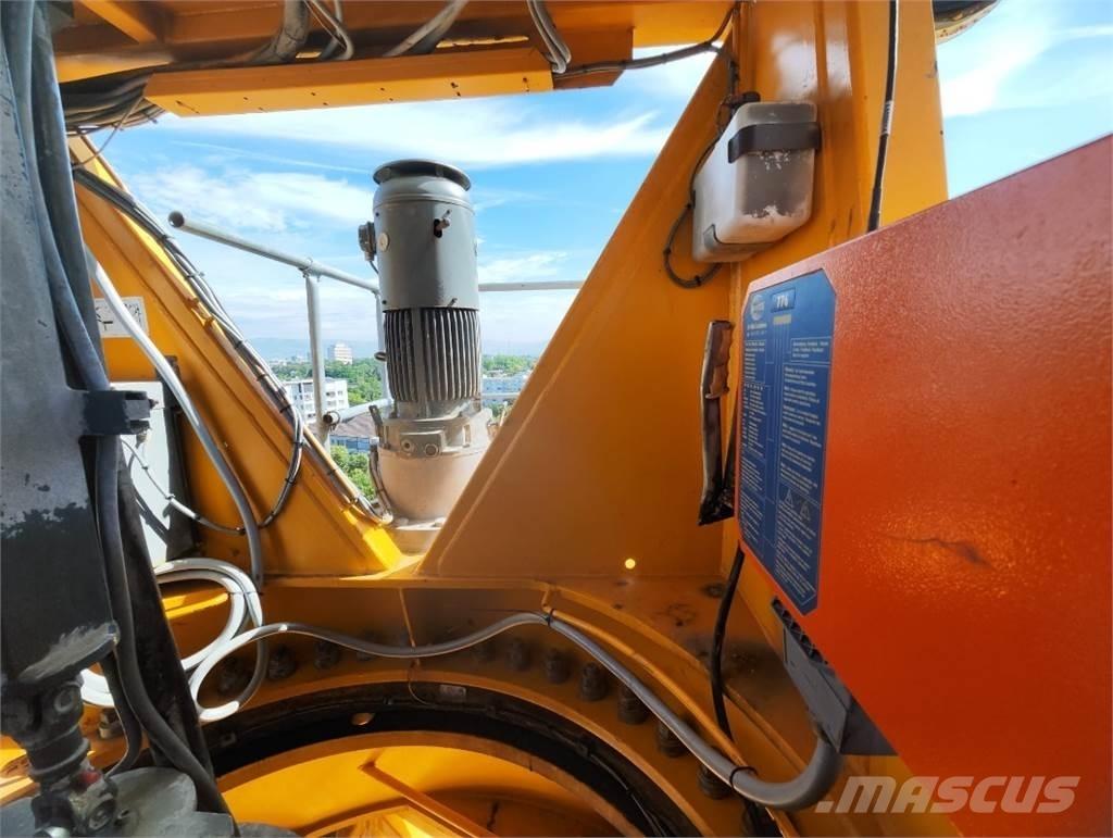 Liebherr 200EC-H 타워 크레인