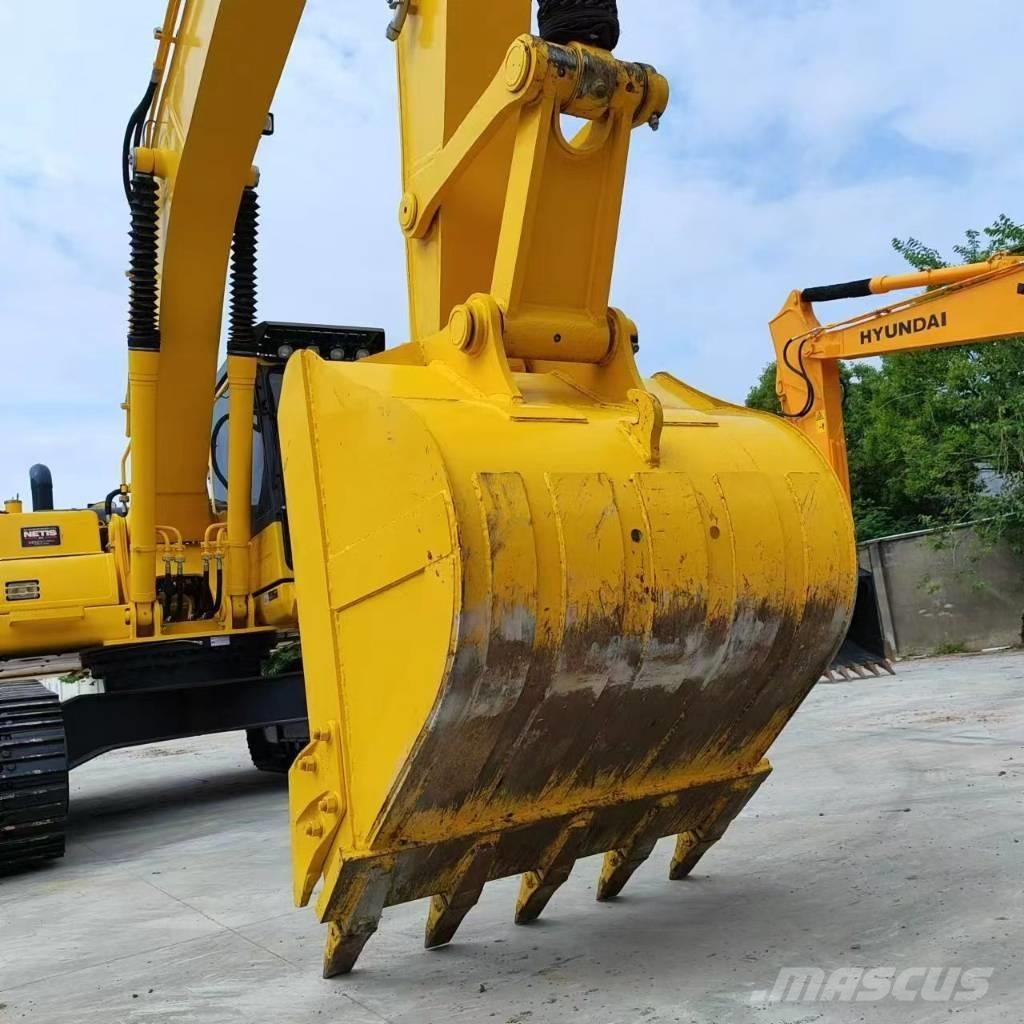 Komatsu PC 240-8 중형굴삭기 7톤-28톤