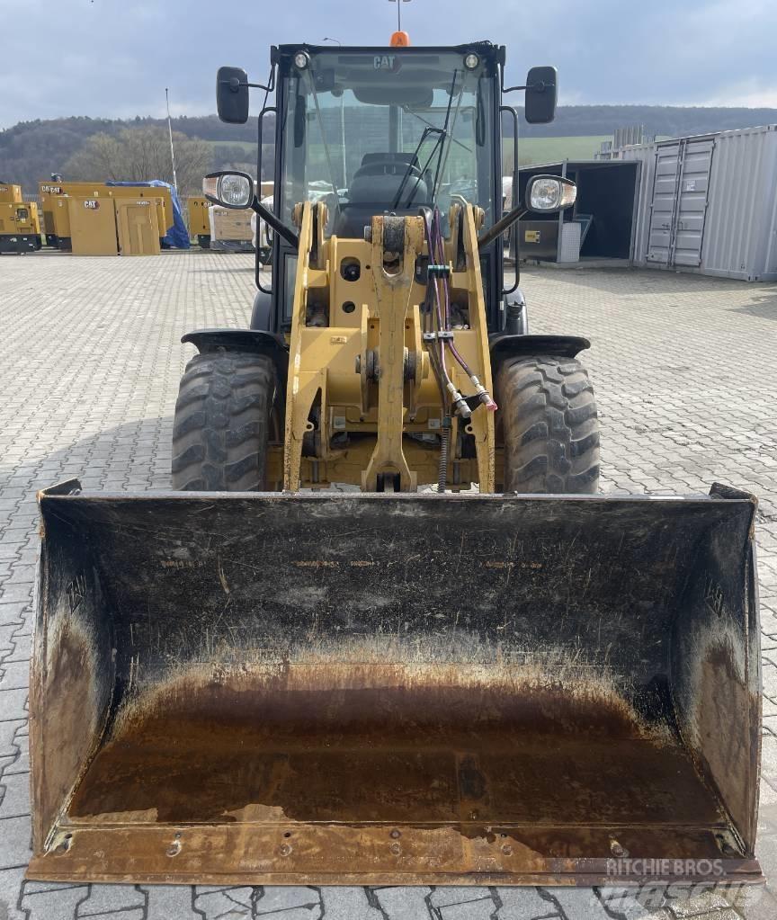 CAT 906 M  휠로우더
