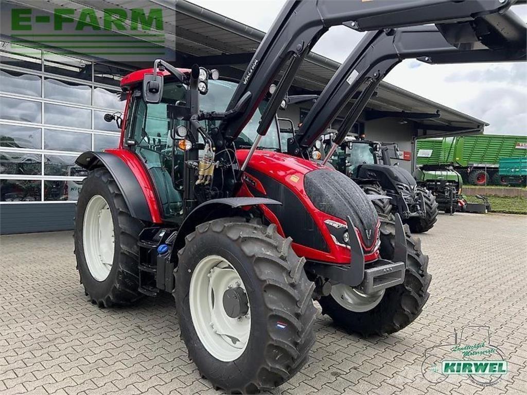 Valtra a 105 트랙터