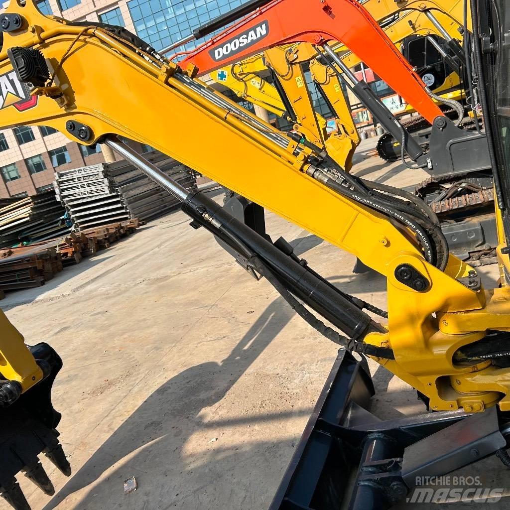 CAT 303.5 E 소형 굴삭기 7톤 미만