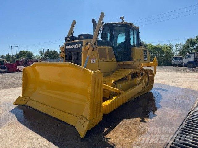 Komatsu D65EX-18 크롤러 도저