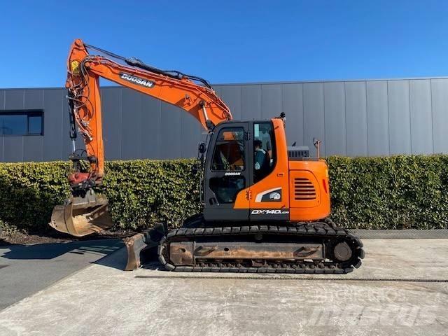 Doosan DX140 LCR-5 대형 굴삭기 29톤 이상