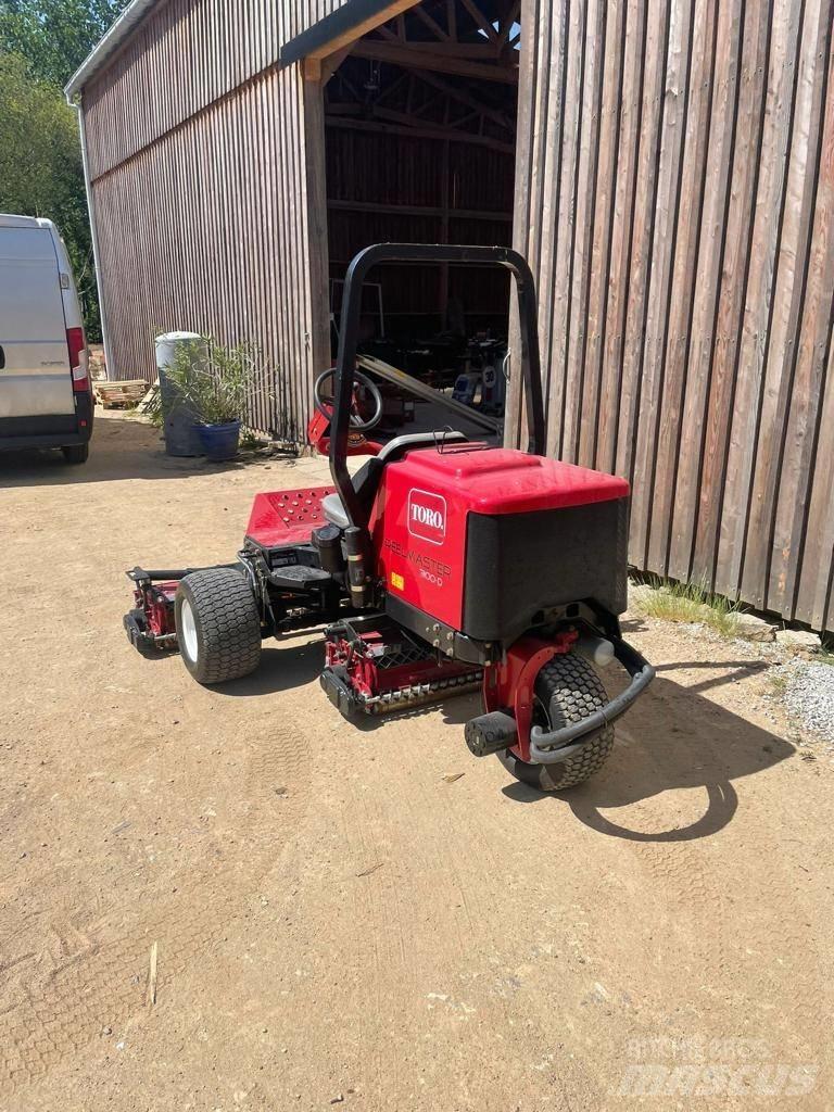 Toro 3100-D 거친면 다듬기 위한 잔디깎기