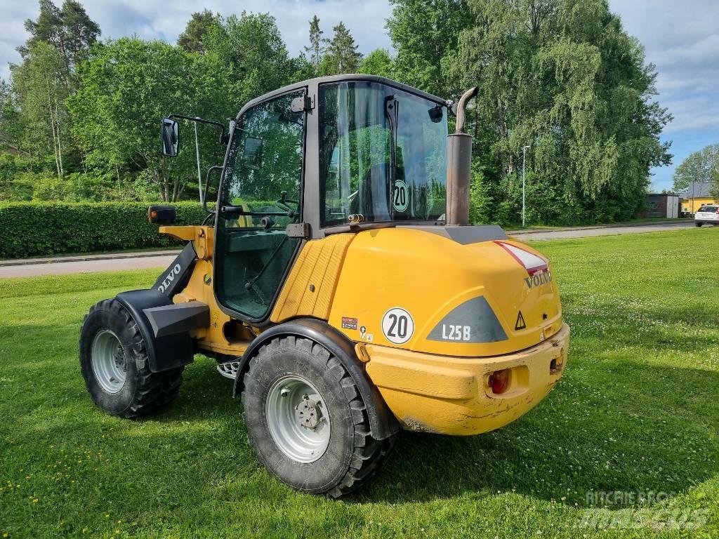 Volvo L25B  스키드로더