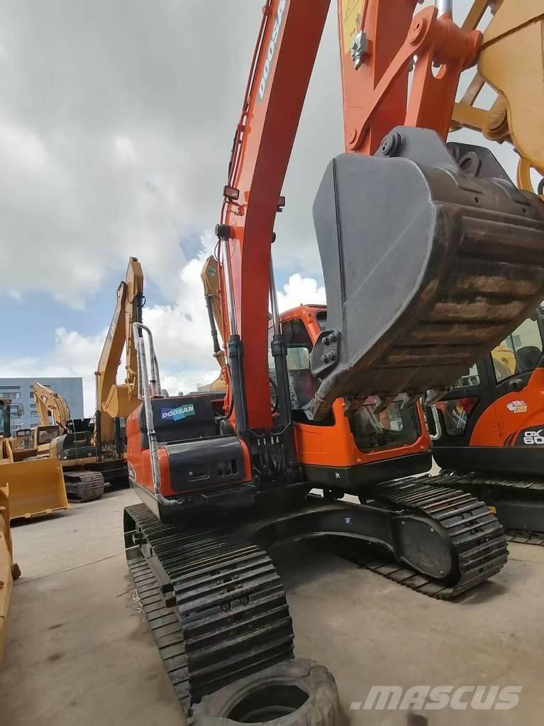 Doosan DX 140 대형 굴삭기 29톤 이상