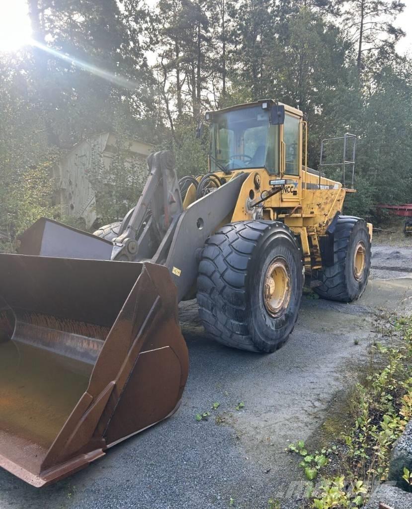 Volvo L 220 D  휠로우더