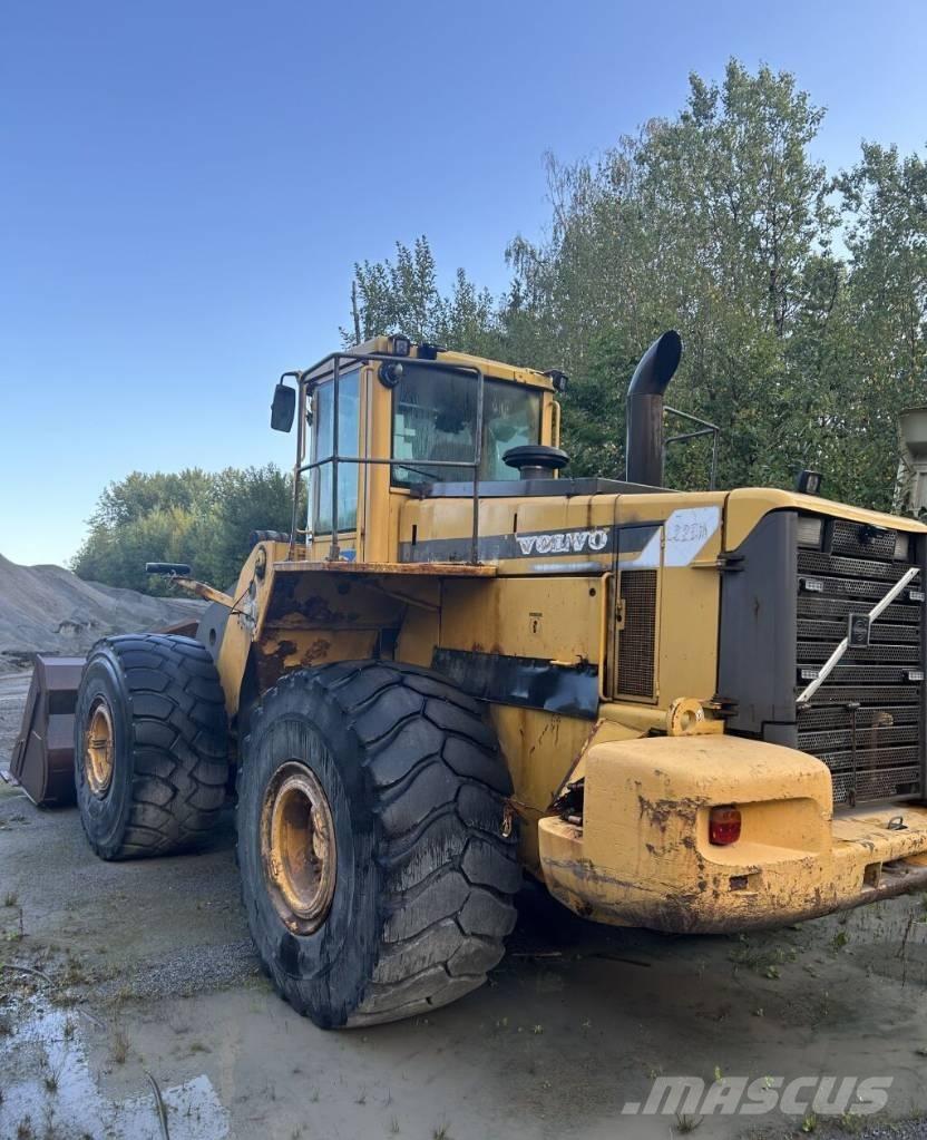 Volvo L 220 D  휠로우더