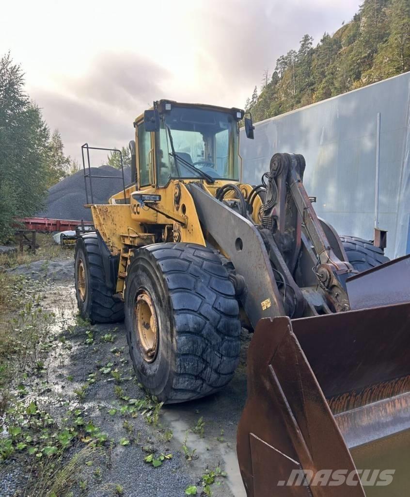 Volvo L 220 D  휠로우더