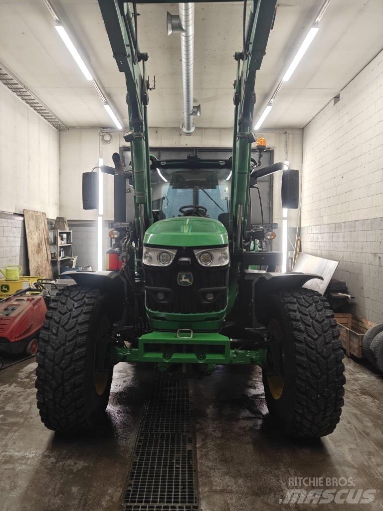 John Deere 6155 R 트랙터