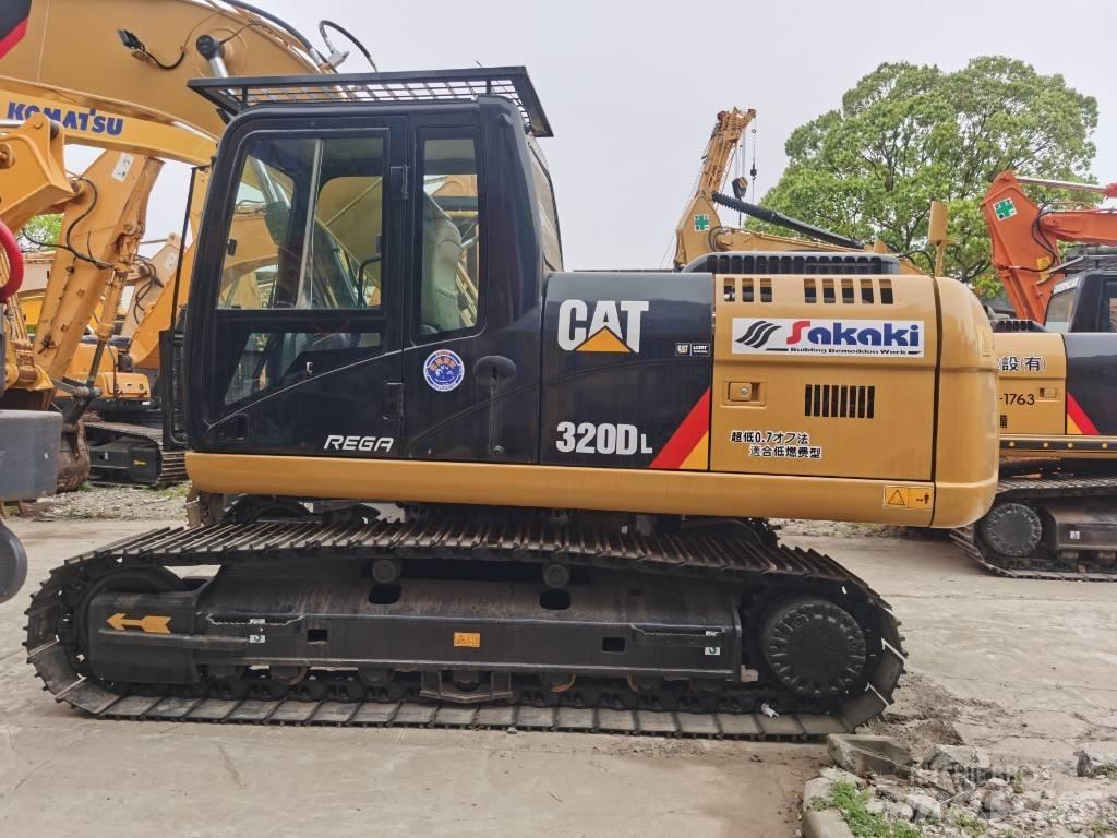 CAT 320 D L 대형 굴삭기 29톤 이상