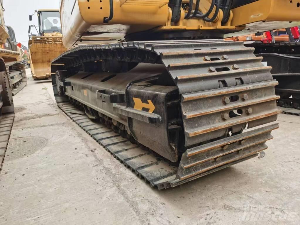 CAT 320 D L 대형 굴삭기 29톤 이상