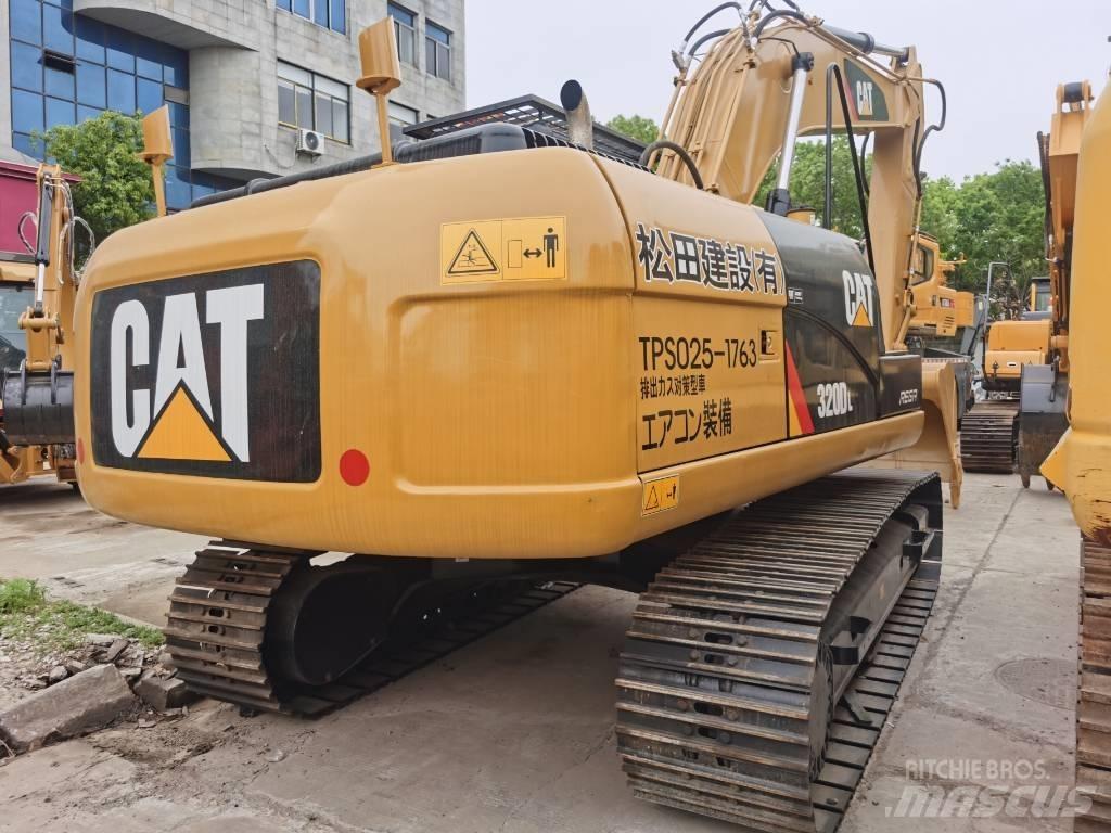 CAT 320 D L 대형 굴삭기 29톤 이상