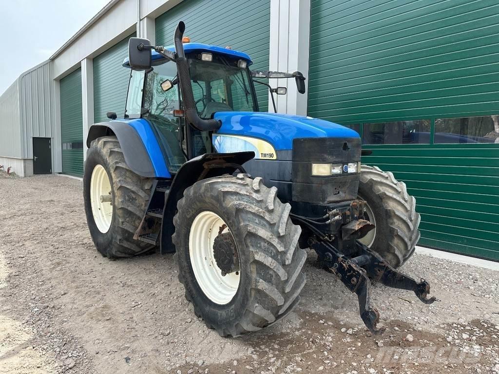 New Holland TM 190 트랙터