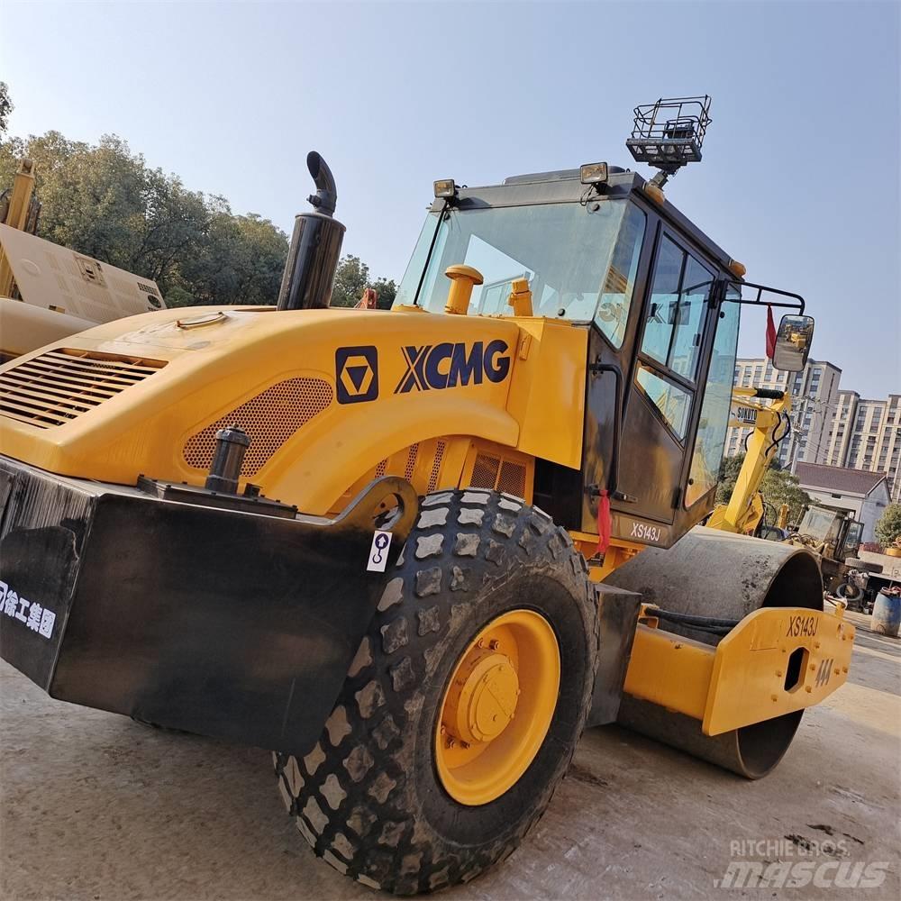 XCMG XS 143 싱글 드럼 롤러