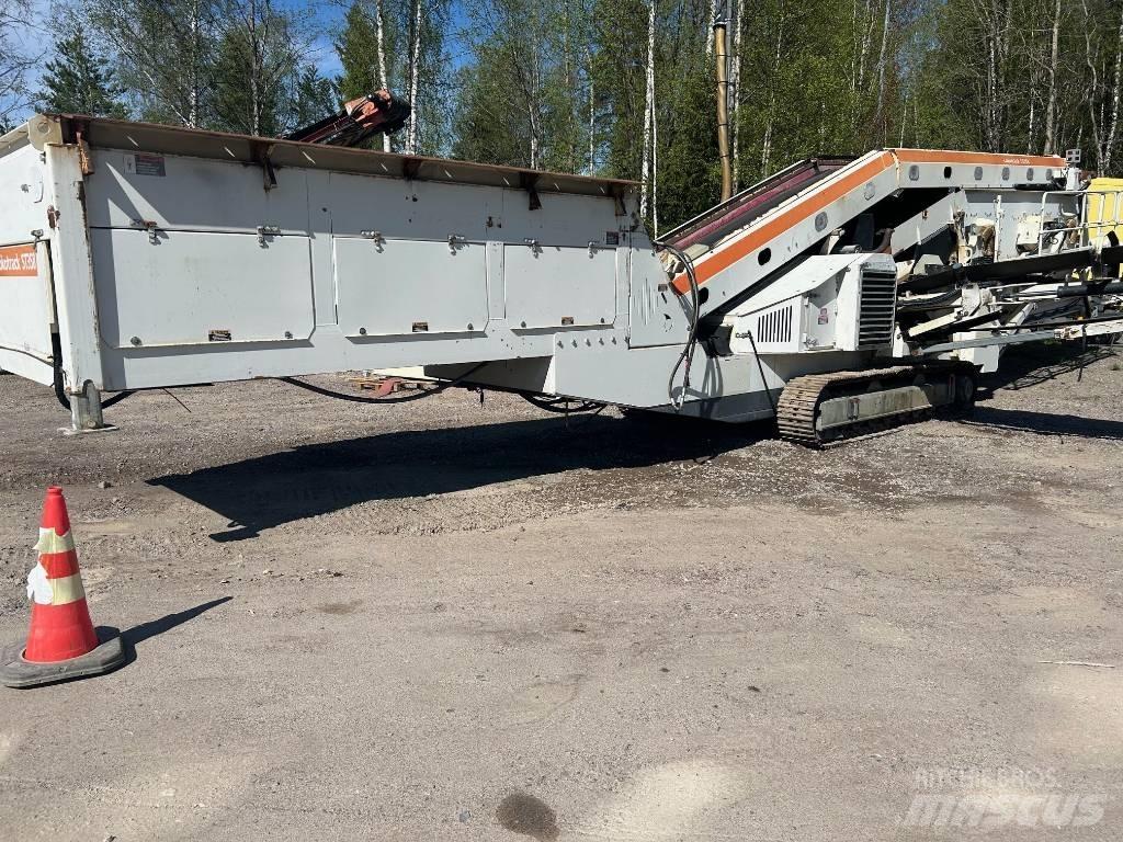 Metso ST 358 이동식 선별기