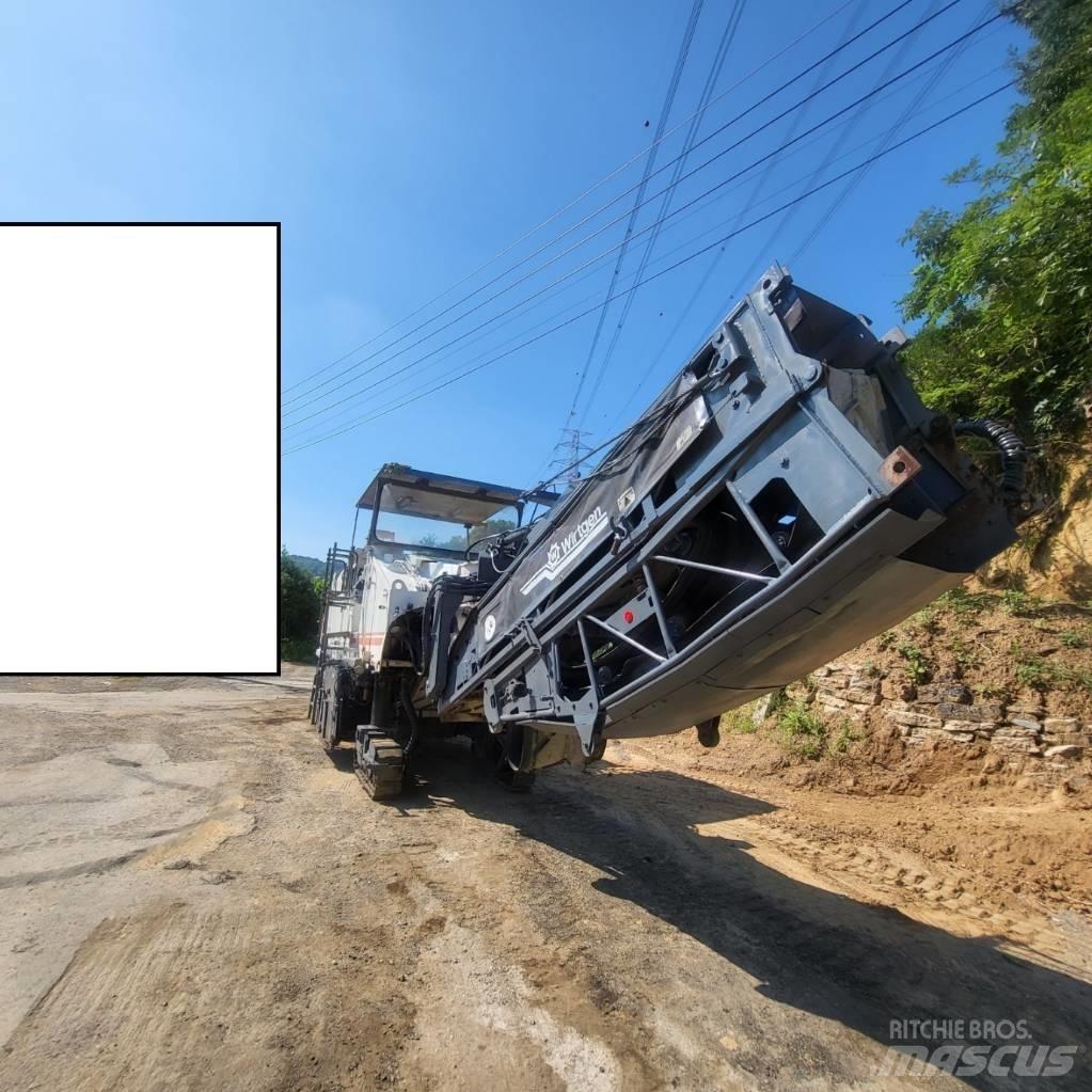 Wirtgen W 1900 아스팔트 콜드 밀링 기계
