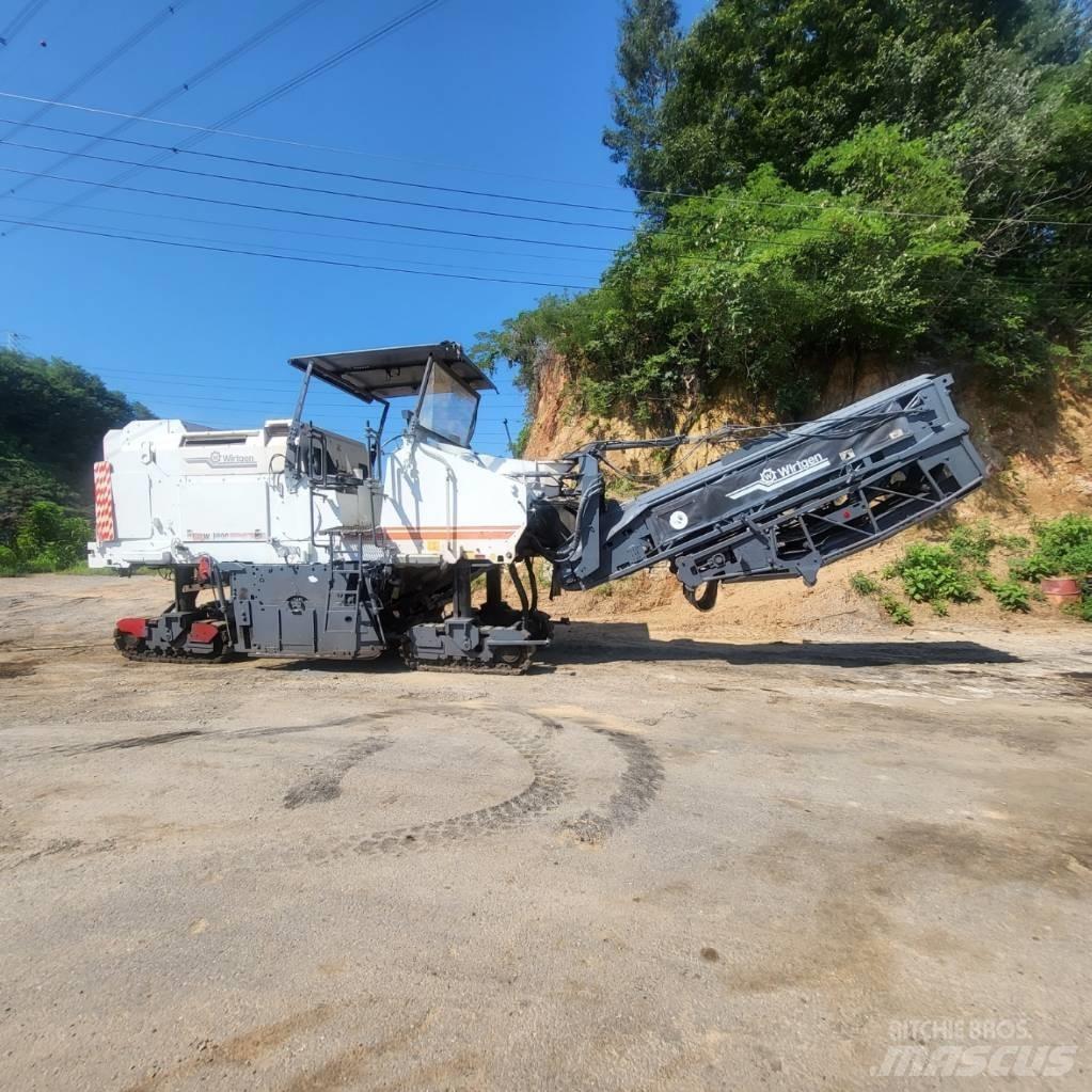 Wirtgen W 1900 아스팔트 콜드 밀링 기계