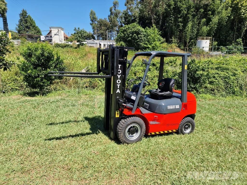 Toyota 25 디젤 지게차