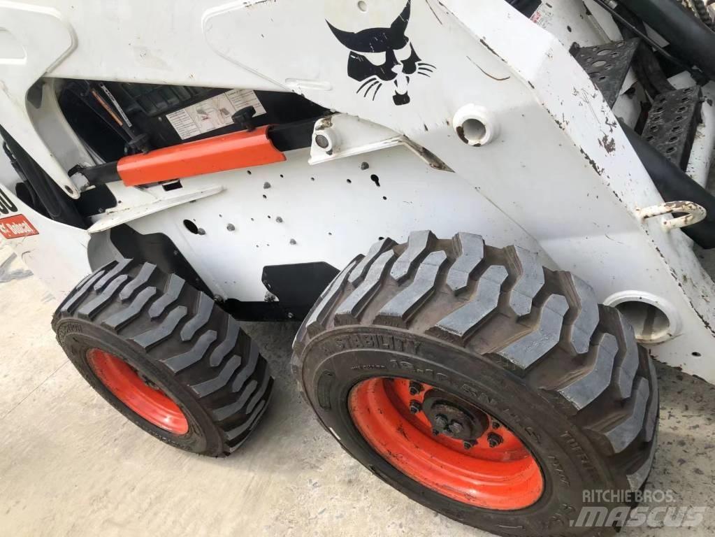 Bobcat S 300  스키드로더