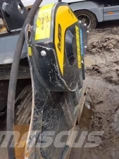 MB Crusher BF70.2 S4 백호로더