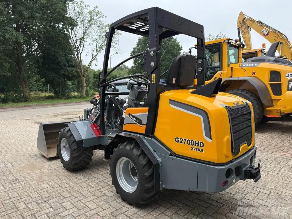 GiANT G2700  휠로우더