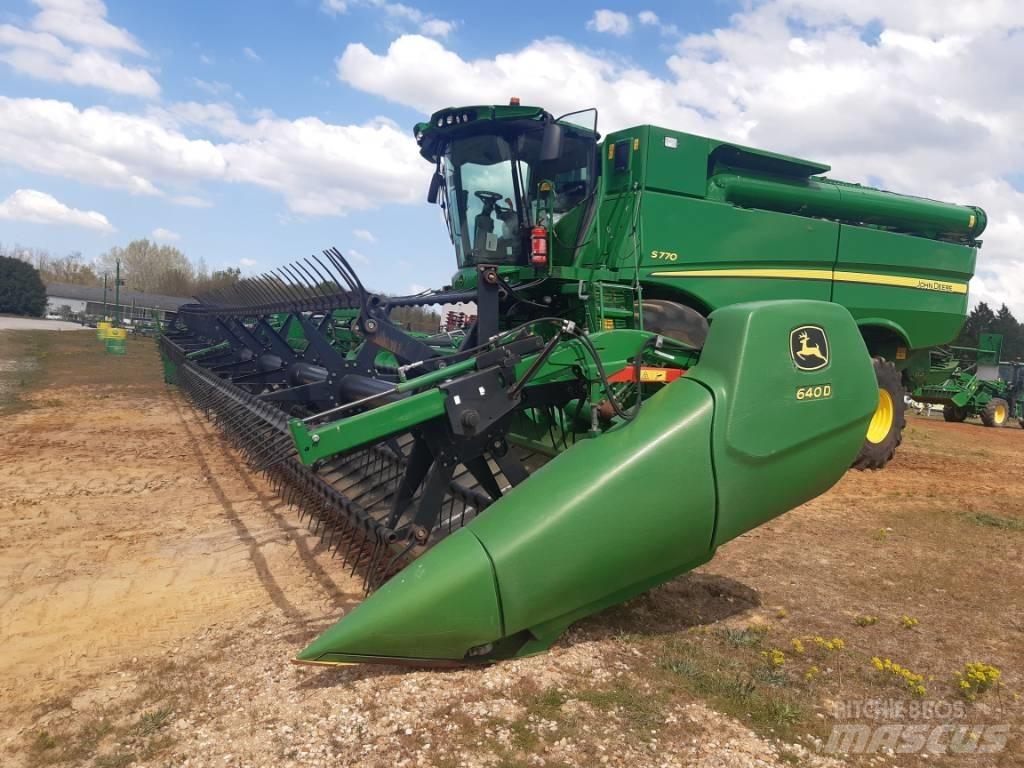 John Deere 640 D 콤바인 헤드