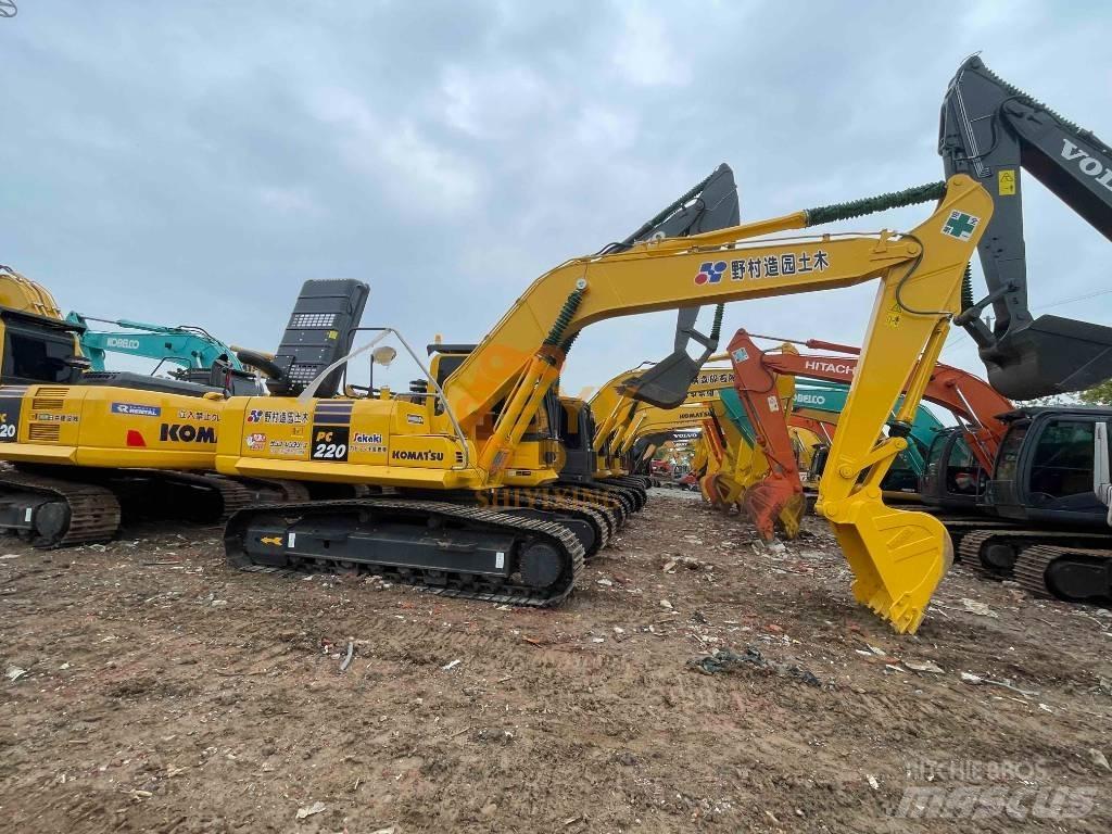 Komatsu PC 220 대형 굴삭기 29톤 이상