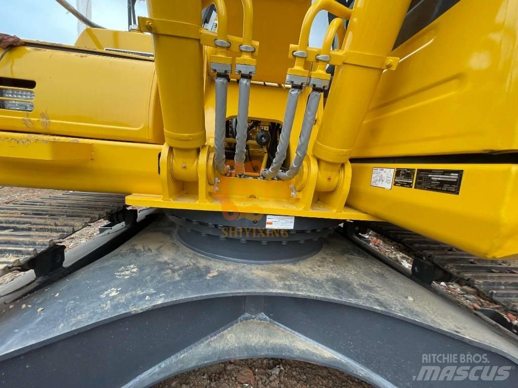 Komatsu PC 220 대형 굴삭기 29톤 이상