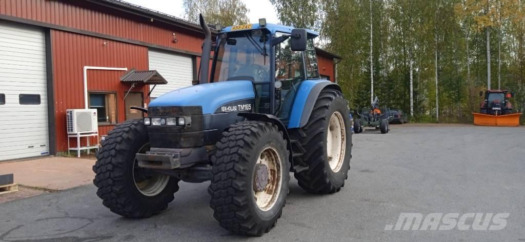 New Holland 8560 RC 트랙터