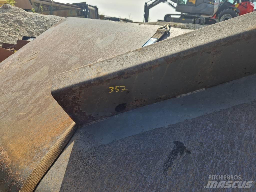 Volvo L 180 버켓