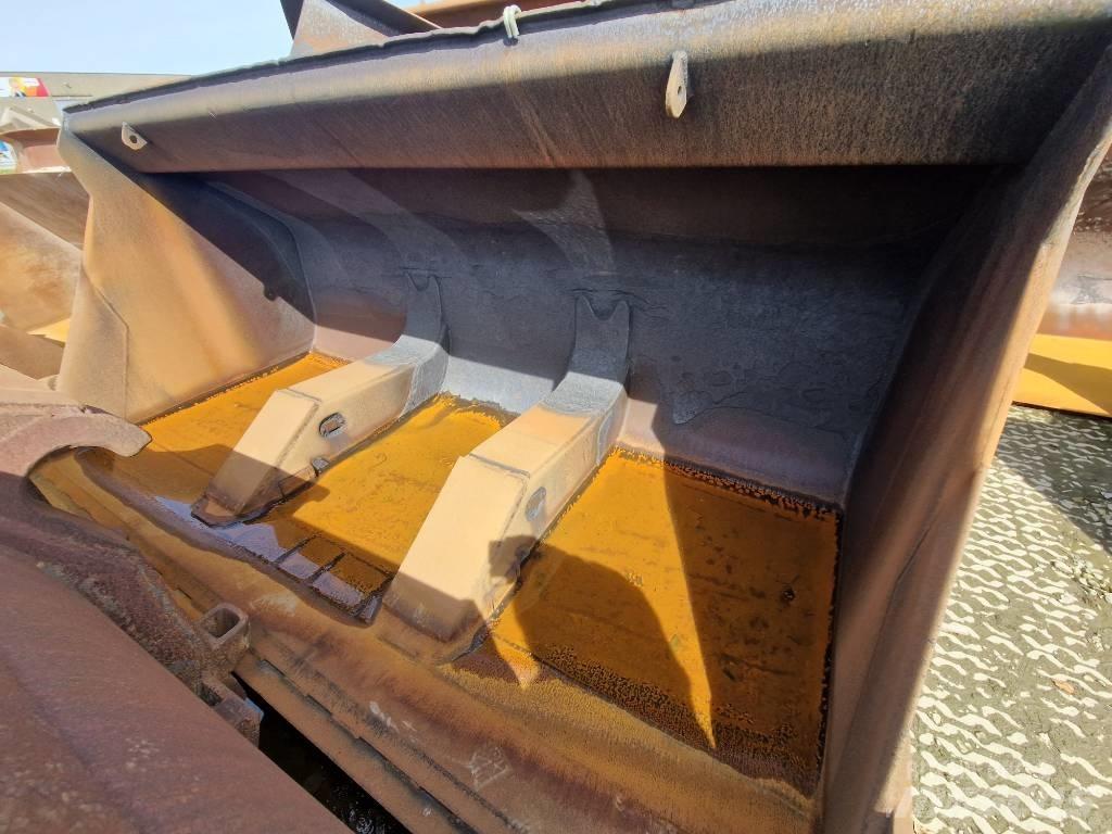 Volvo L 180 버켓