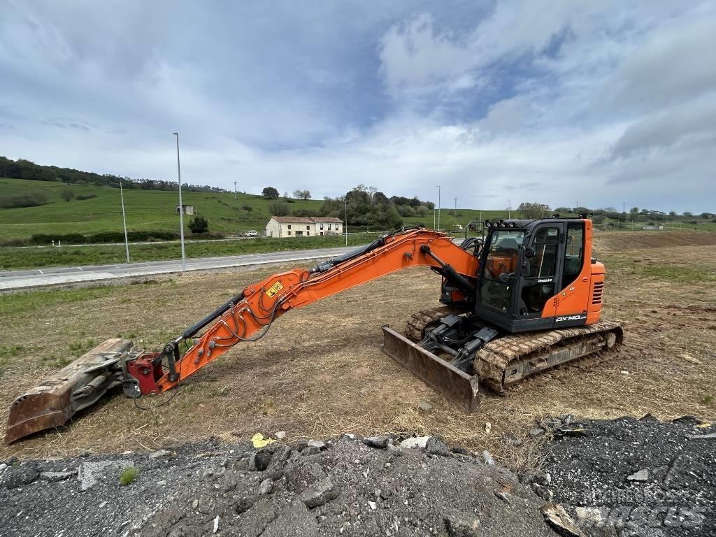 Doosan DX 140 대형 굴삭기 29톤 이상