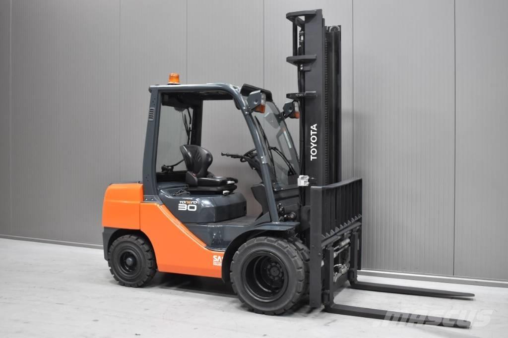 Toyota 02-8FDF30 디젤 지게차